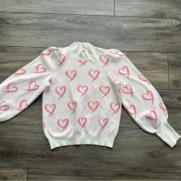 RW&CO. Pink Heart Patterned Sweater/ woman’s size M - Picture 2 of 7